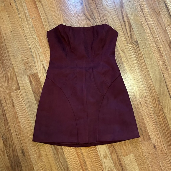 Meshki Strapless Wine Dress - Picture 3 of 5